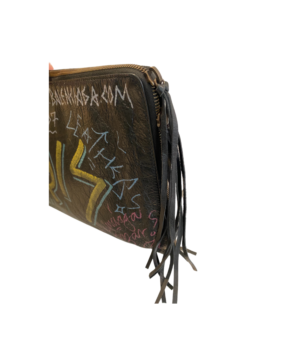 Pochette balenciaga clearance graffiti